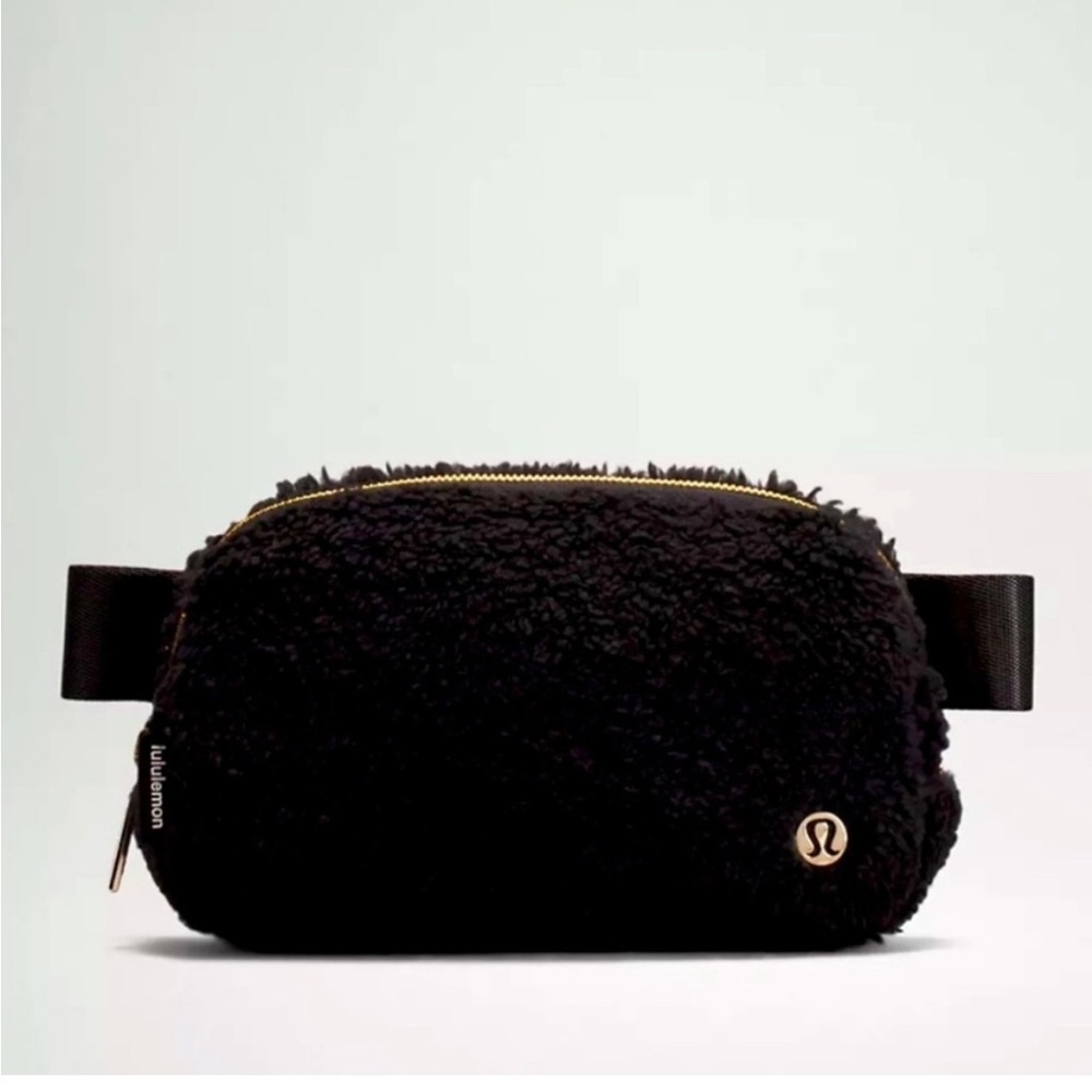 Lululemon Everywhere Fleece Belt Bag with Gold Hardware
